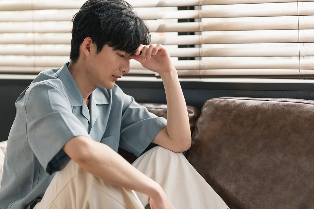悩んでいる