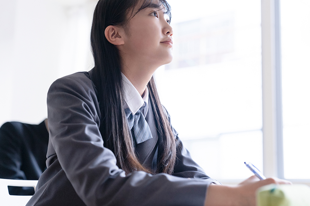 授業を受けている